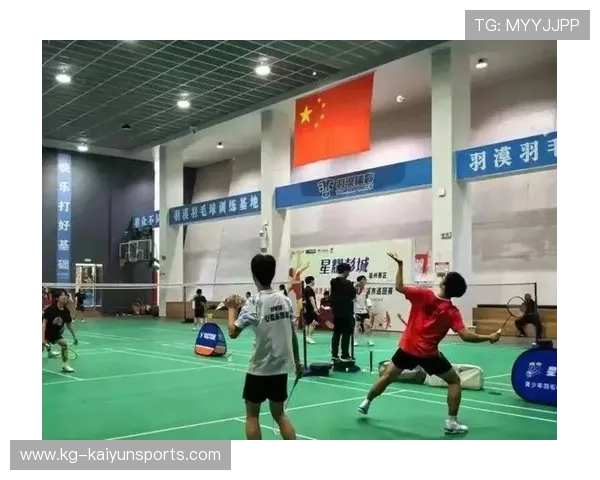 国际羽毛球巡回赛在赛事中为青少年设立技术指导与奖学金名额，国际青少年羽毛球邀请赛